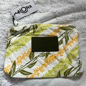 Aloha Collection clutch small NWT